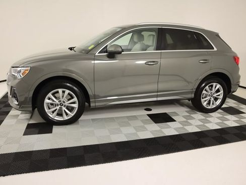 Certified 2025 Audi Q3 2.0T Premium w/ Convenience Package AWD/4WD image 2