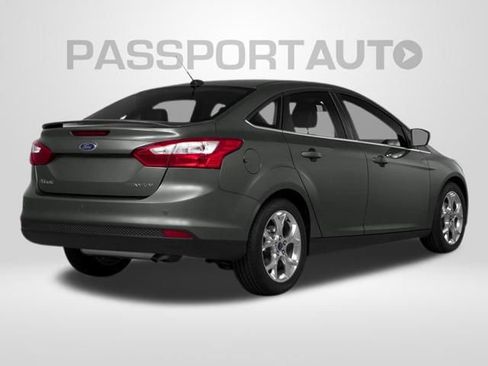 Used 2014 Ford Focus SE FWD image 2