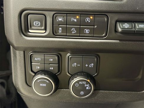 Used 2023 Chevrolet Suburban High Country w/ Premium Package 2 image 24