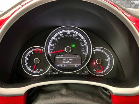 Used 2018 Volkswagen Beetle 2.0T S w/ Style & Comfort Package FWD image 19