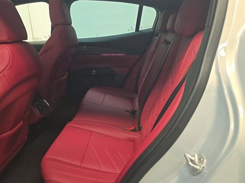 Used 2023 Maserati Grecale Trofeo image 9