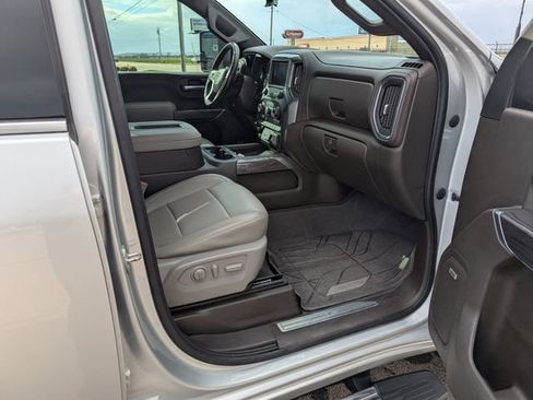 Used 2020 Chevrolet Silverado 3500 LTZ w/ LTZ Premium Package image 4