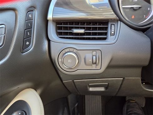 Used 2019 Buick Envision Essence image 30