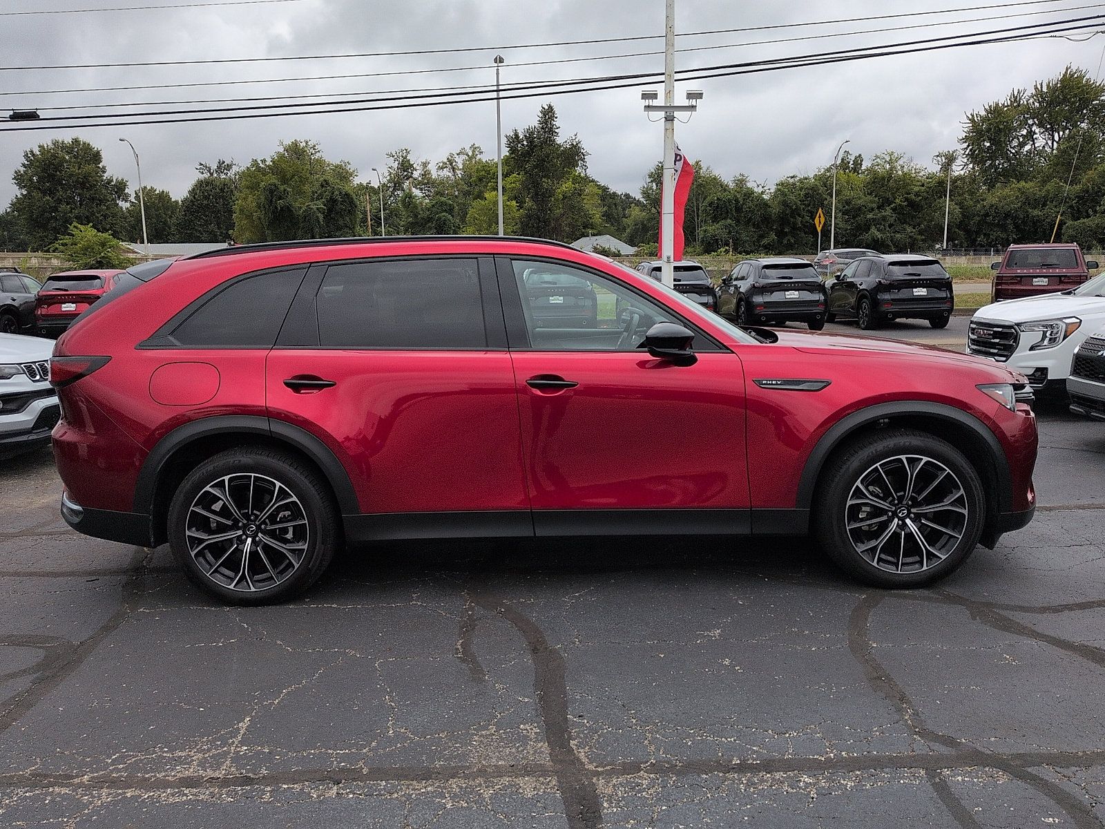 Certified 2025 MAZDA CX-70 Plug-In Hybrid w/ Premium Pkg AWD/4WD image 2