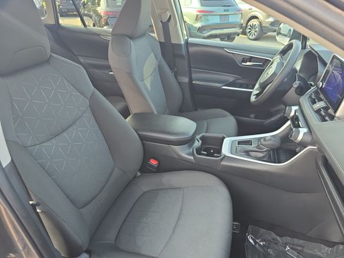 Used 2024 Toyota RAV4 XLE FWD image 10