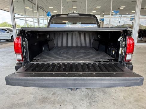 Used 2019 Toyota Tacoma TRD Sport AWD/4WD image 27