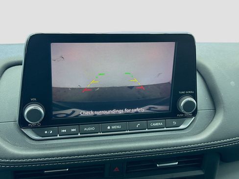 Used 2023 Nissan Rogue S FWD image 10