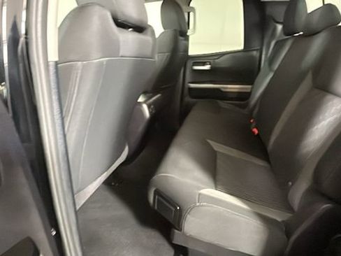 Used 2015 Toyota Tundra SR5 w/ SR5 Upgrade Package AWD/4WD image 25
