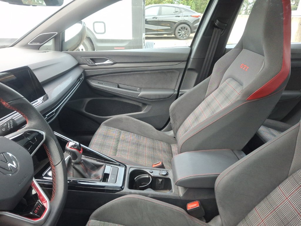 Used 2024 Volkswagen GTI SE FWD image 10