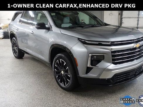 Used 2024 Chevrolet Traverse RS image 1
