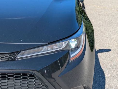 Used 2020 Toyota Corolla LE w/ LE Convenience Package FWD image 13