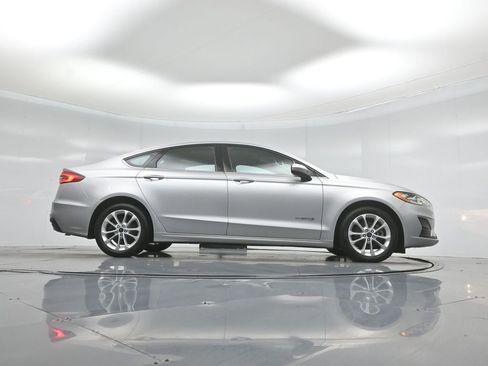 Certified 2019 Ford Fusion SE FWD image 46
