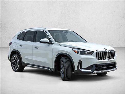 New 2026 BMW X1 xDrive28i AWD/4WD image 3