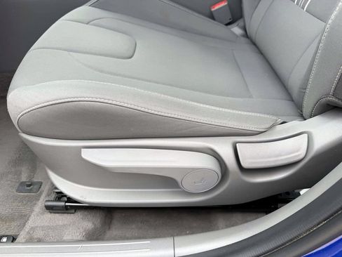 Used 2023 Hyundai Elantra SEL FWD image 14