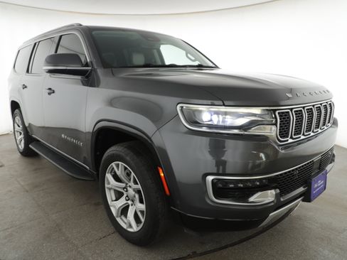 Used 2022 Jeep Wagoneer Series II AWD/4WD image 3
