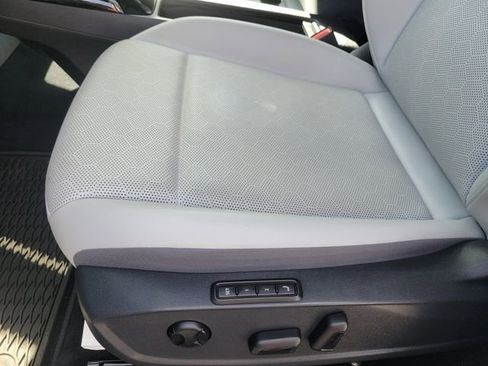 Used 2022 Volkswagen ID.4 Pro S w/ Gradient Package image 19