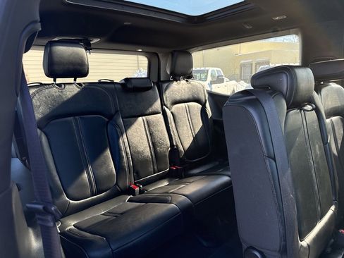 Used 2023 Jeep Wagoneer Series II image 32