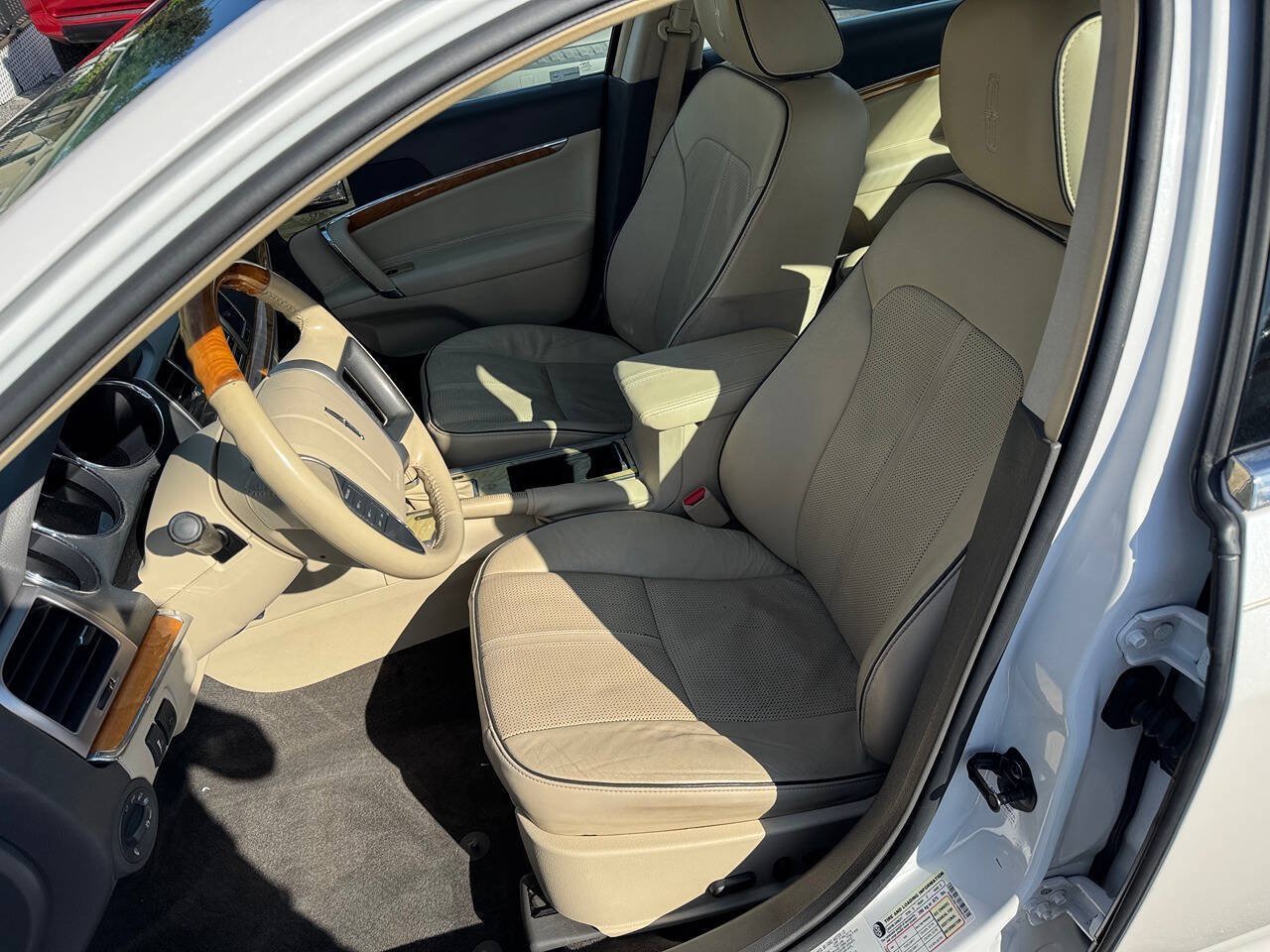 Used 2010 Lincoln MKZ FWD image 12
