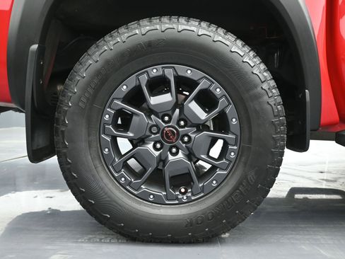 Used 2023 Nissan Frontier PRO-4X w/ Pro-4X Premium Package image 17