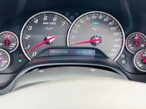 Used 2009 Chevrolet Corvette Coupe w/ Preferred Equipment Group RWD image 31