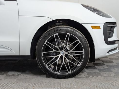 Certified 2026 Porsche Macan AWD/4WD image 15