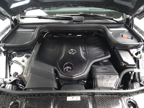 Certified 2025 Mercedes-Benz GLS 450 4MATIC image 37
