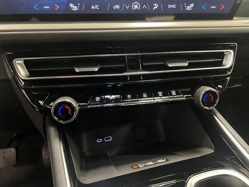 New 2026 Chevrolet Traverse LT AWD/4WD image 10