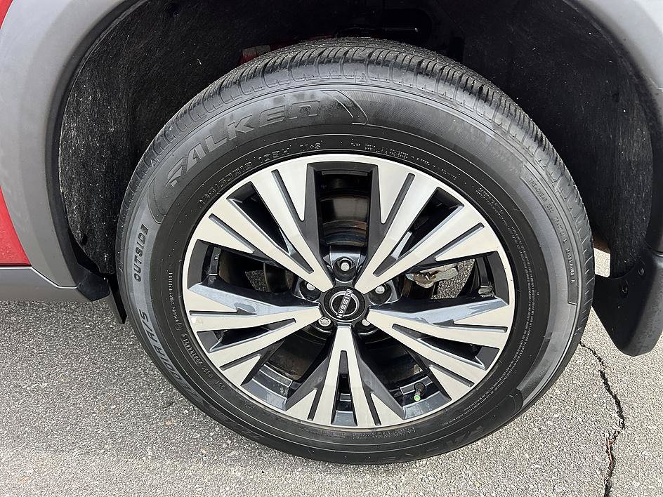 Certified 2022 Nissan Rogue SV FWD image 10
