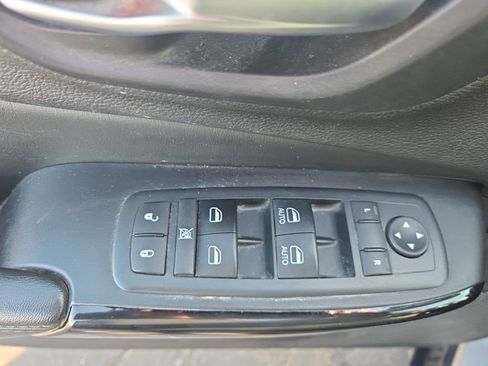 Used 2020 Jeep Cherokee Altitude image 9