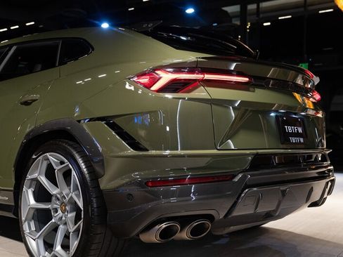 Used 2023 Lamborghini Urus Performante AWD/4WD image 44