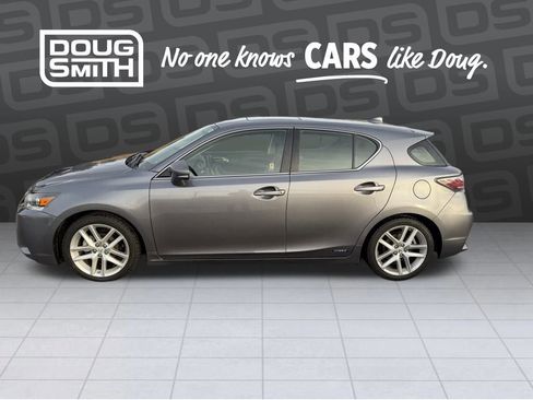 Used 2017 Lexus CT 200h w/ Seat Comfort Package image 2