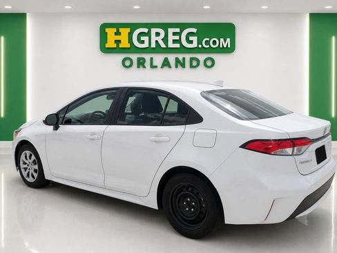 Used 2020 Toyota Corolla LE FWD image 2