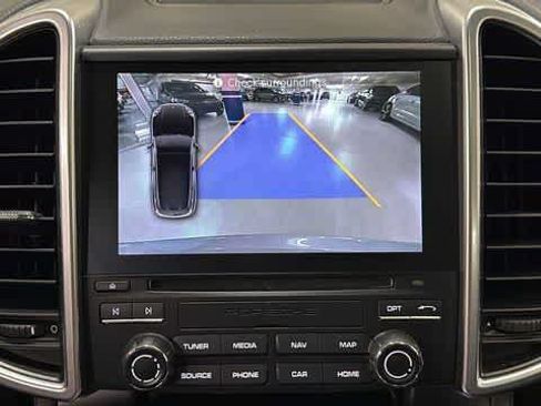 Used 2017 Porsche Cayenne S AWD/4WD image 18