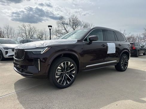 New 2026 Volvo XC90 B6 Plus image 3