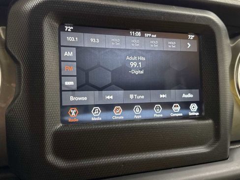 Used 2019 Jeep Wrangler Unlimited Sahara image 19