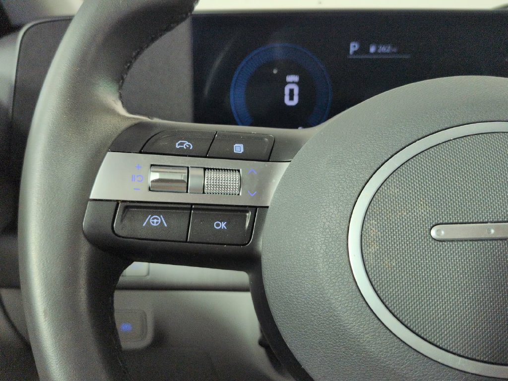 Used 2024 Hyundai Kona SEL FWD image 40