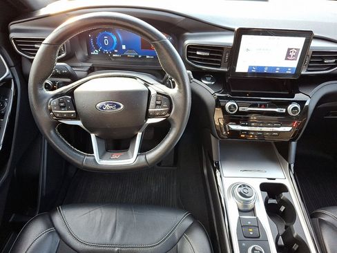 Used 2022 Ford Explorer ST w/ ST Street Pack image 21