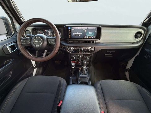 Used 2024 Jeep Wrangler Unlimited AWD/4WD image 9