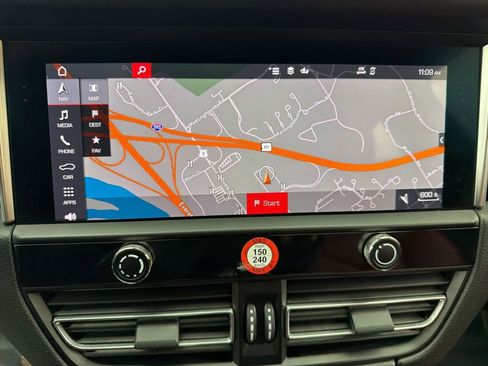 Used 2024 Porsche Macan S image 19