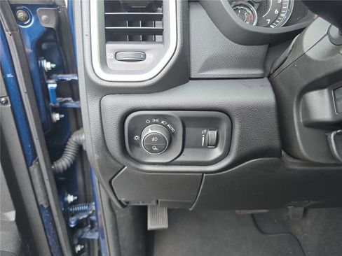 Used 2024 RAM 2500 Big Horn w/ Bed Utility Group image 35