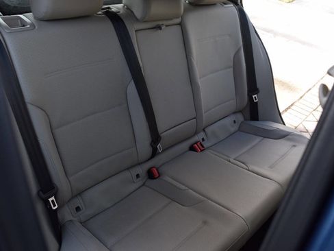 Used 2015 Volkswagen Golf TDI SE image 46