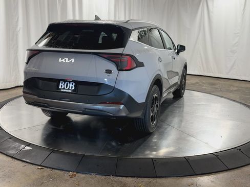 New 2026 Kia Sportage EX image 8