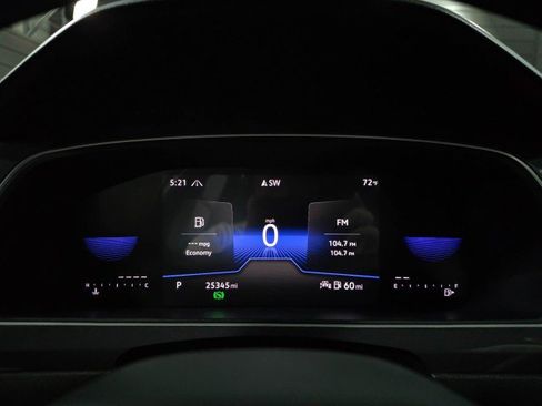 Used 2024 Volkswagen Tiguan SE w/ Panoramic Sunroof Package image 24