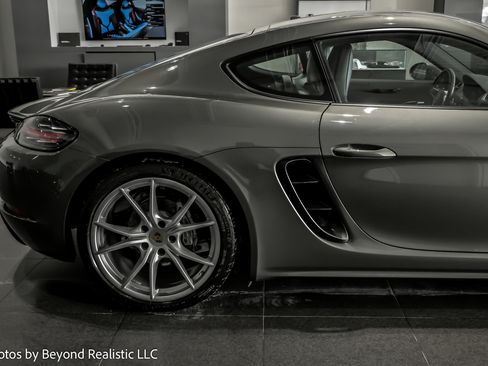 Used 2023 Porsche 718 Cayman T w/ Sport Chrono Package image 6