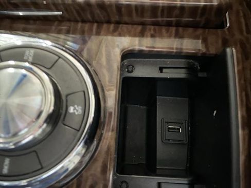 Used 2017 Nissan Armada Platinum image 25