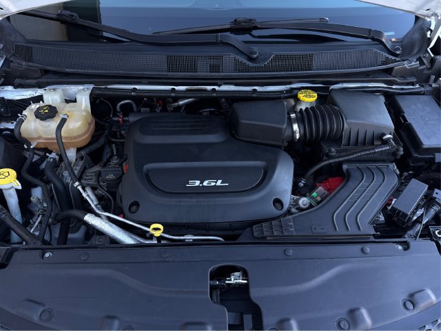 Used 2018 Chrysler Pacifica Limited w/ Advanced Safetytec Group FWD image 27
