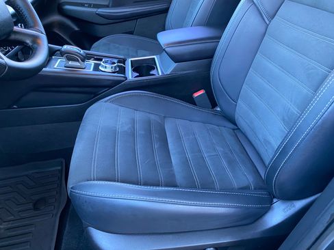 Used 2024 Mitsubishi Outlander SE Black Edition image 28