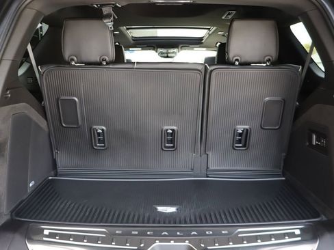 Used 2024 Cadillac Escalade Sport w/ Touring Package AWD/4WD image 34