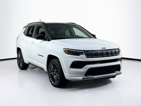 Used 2022 Jeep Compass High Altitude AWD/4WD image 3