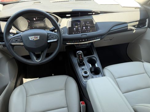 Used 2023 Cadillac XT4 Premium Luxury FWD image 13